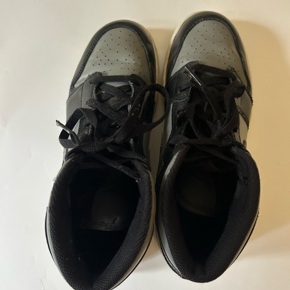 Nike Boy’s Black and Gray Sneakers - Picture 8 of 15